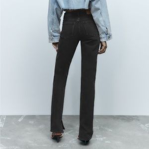 ZARA. SLIM SPLIT HEM JEANS. SIZE US 6.